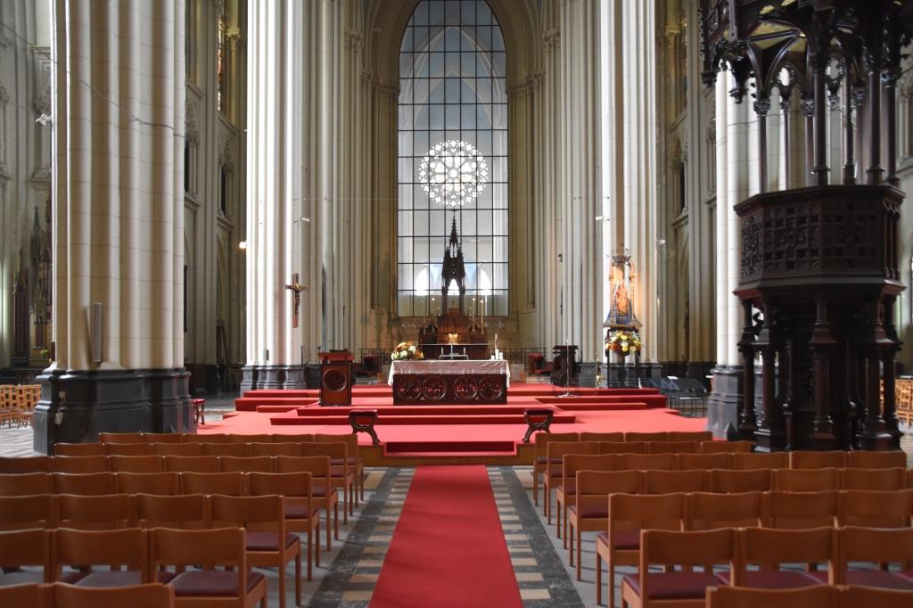 Cérémonie - Eglise de Laeken - AIC Heirbrant Pompes funèbres Bruxelles Strombeek Laeken